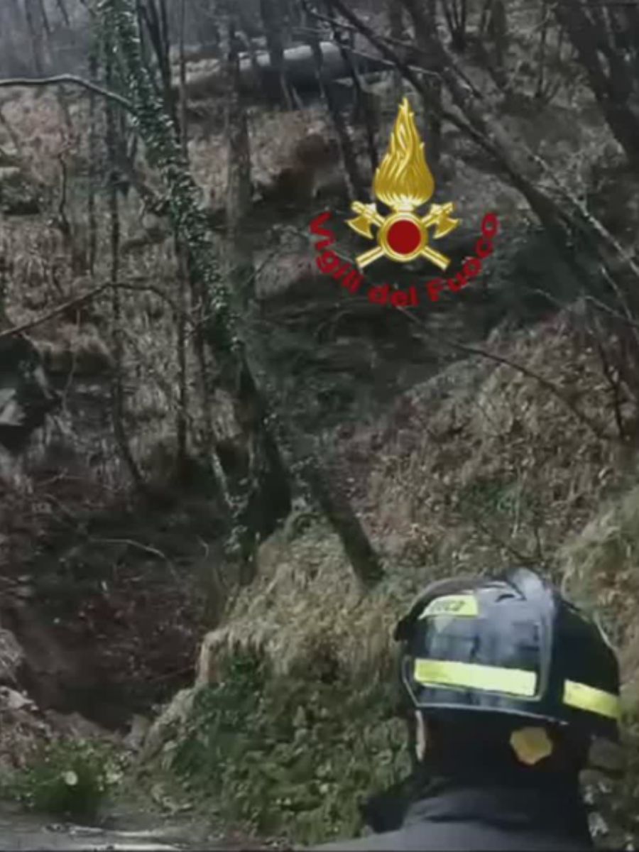 Maltempo in Liguria, frana blocca Davagna: 60 persone isolate