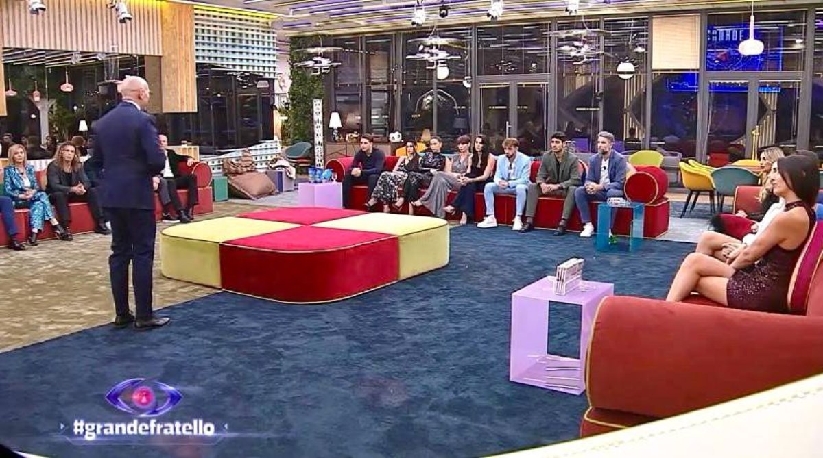 “Abbandono la Casa”: “Grande Fratello”, l’annuncio ufficiale del ritiro (VIDEO)