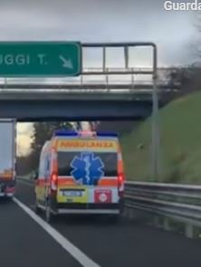 Scontro tra camion in autostrada