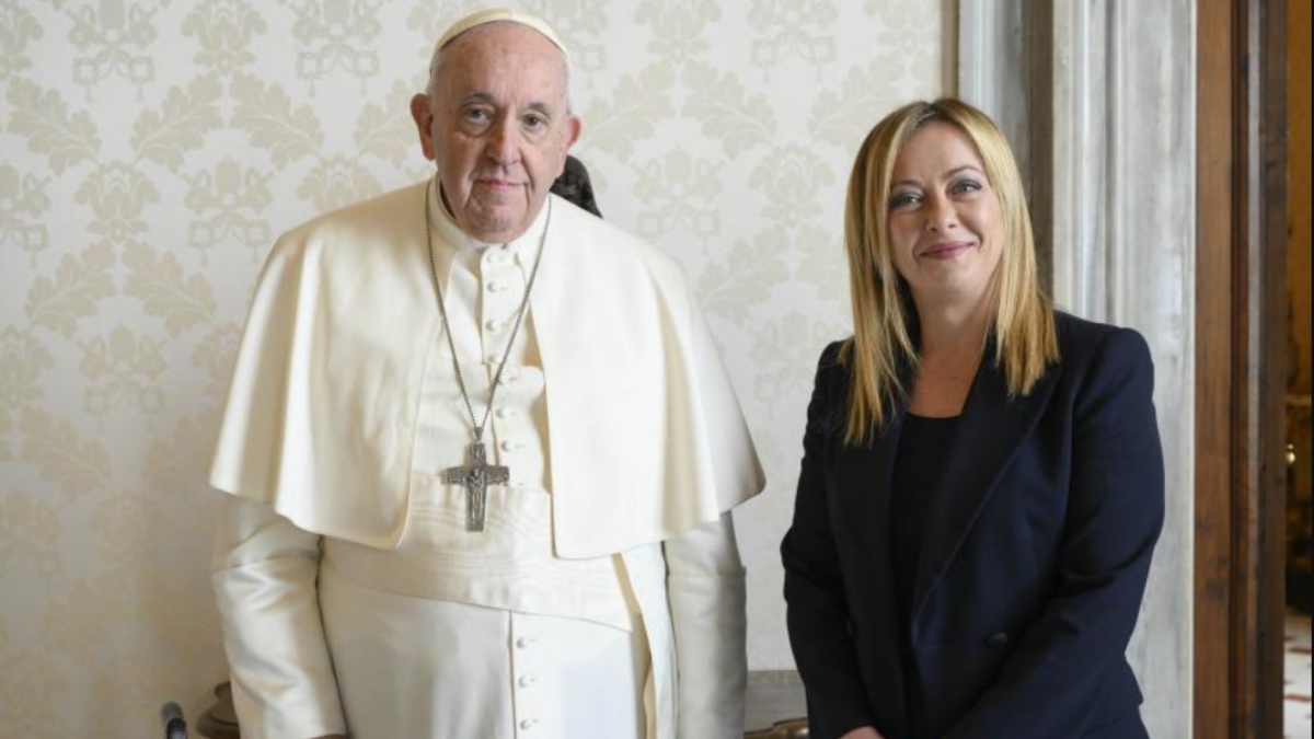 Giorgia Meloni in ospedale da Papa Francesco: cosa succede