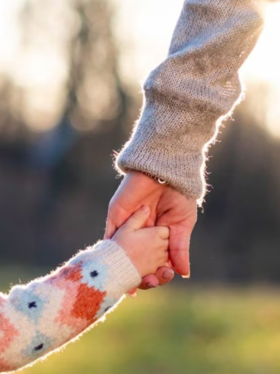 Milano, tenta di rapire due bambine fuori da una scuola: arrestato