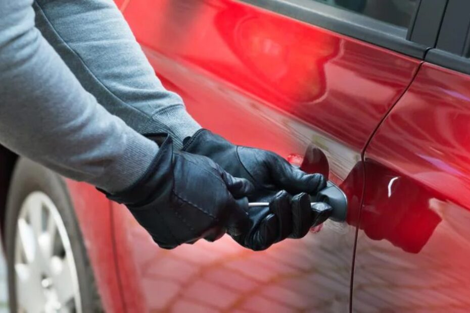 furto auto trucco centesimo