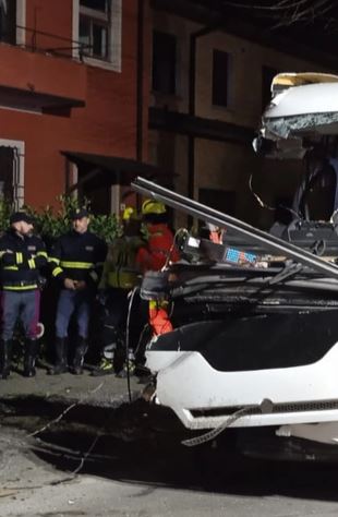 Brescia, autobus si schianta con a bordo una comitiva di anziani