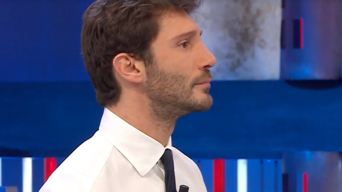 “Affari tuoi”, De Martino al limite: “Basta, me ne vado”, cos’è successo