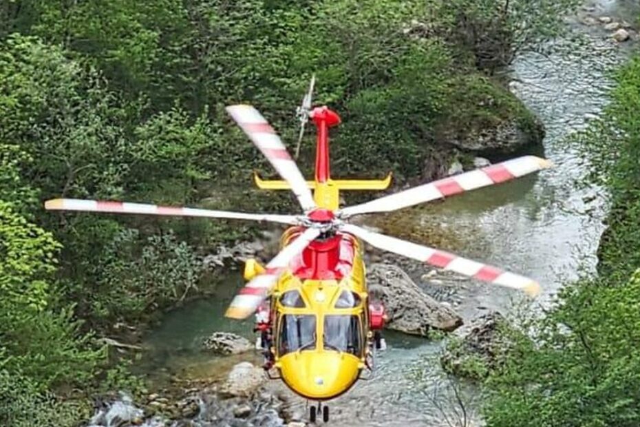 trovato morto sotto al ponte