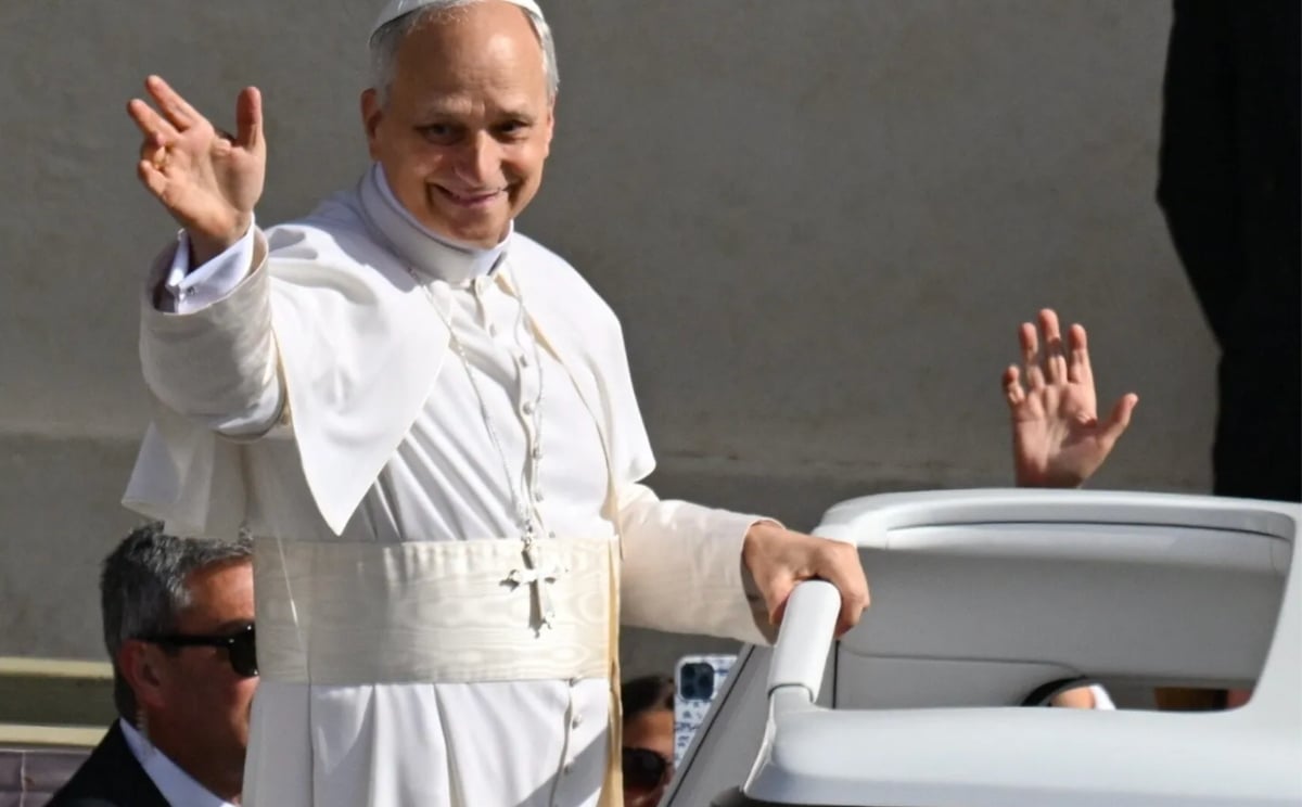 Papa Prevost, il gesto di una suora al passaggio in papamobile: cosa notano tutti Papa Prevost, il gesto di una suora al passaggio in papamobile: cosa notano tutti