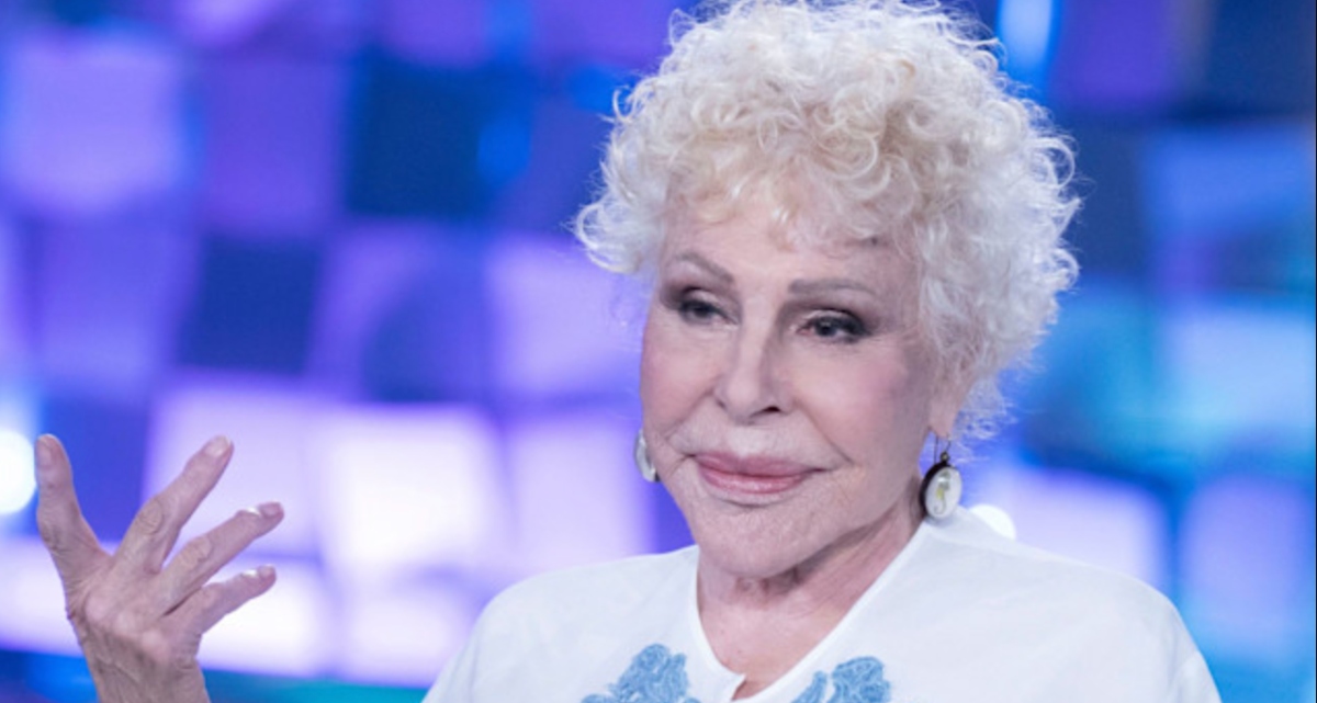 Verissimo, Ornella Vanoni spiazza Silvia Toffanin: “Per me la morte è vicina” Verissimo, Ornella Vanoni spiazza Silvia Toffanin: “Per me la morte è vicina”