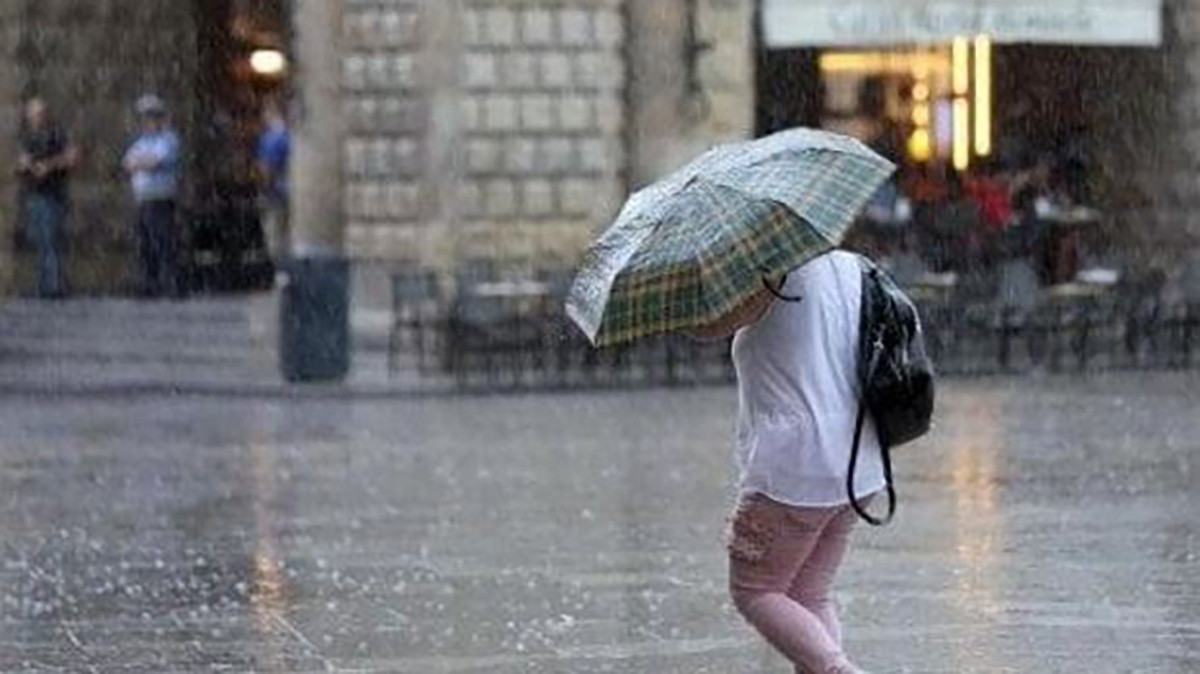 Maltempo in Italia, scatta l’allerta per le piogge intense: le regioni interessate Maltempo in Italia, scatta l’allerta per le piogge intense: le regioni interessate