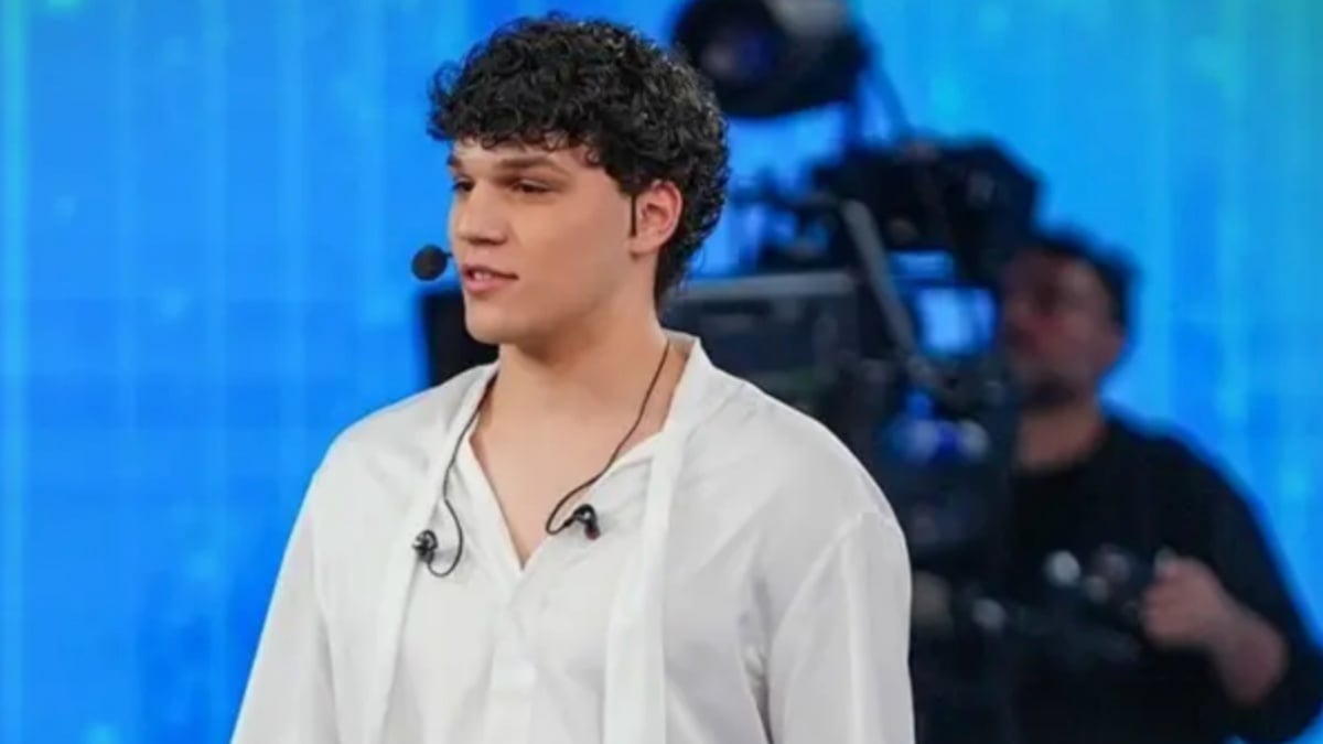 amici nicolò e la cotta segreta in casetta la confessione manda in tilt