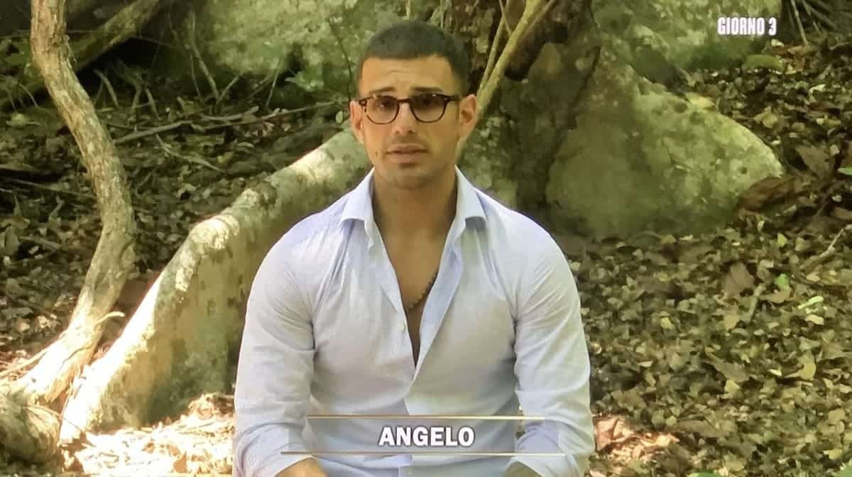 Angelo Famao, addio a “L’Isola dei Famosi”: ecco il vero motivo della decisione Angelo Famao, addio a “L’Isola dei Famosi”: ecco il vero motivo della decisione