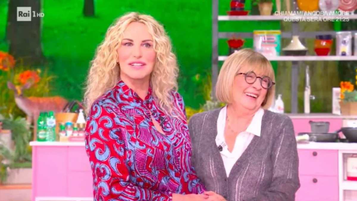 “Perché non sono qui tutti i giorni”. Anna Moroni, l’annuncio improvviso da Antonella Clerici “Perché non sono qui tutti i giorni”. Anna Moroni, l’annuncio improvviso da Antonella Clerici