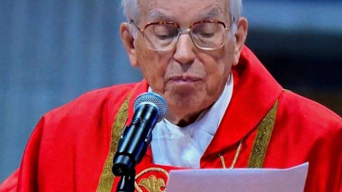 Conclave, quando la fumata bianca: le previsioni del cardinale Re Conclave, quando la fumata bianca: le previsioni del cardinale Re