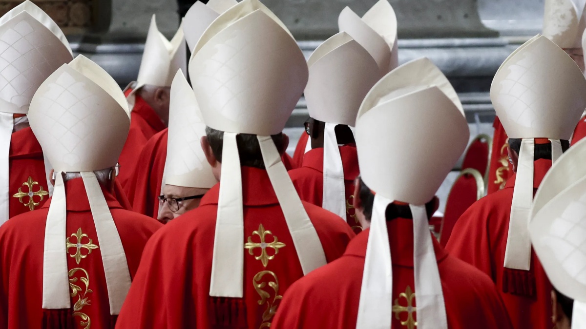 Conclave, scoppia il caso dopo la rivelazione del cardinale: “Cosa mangiavamo” Conclave, scoppia il caso dopo la rivelazione del cardinale: “Cosa mangiavamo”