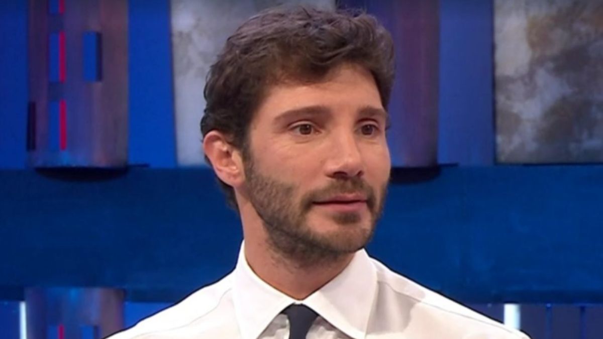 Affari Tuoi da Tvzap.it affari tuoi il concorrente spiazza stefano de martino cos è successo