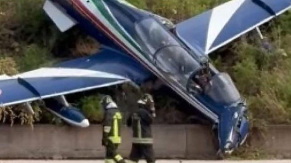 Frecce tricolore da Tvzap.it frecce tricolore lo schianto fuori pista come è potuto succedere video