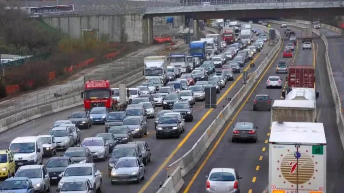 doppio incidente in tangenziale traffico intenso e code fino a sei chilometri da Tvzap.it doppio incidente in tangenziale traffico intenso e code fino a sei chilometri