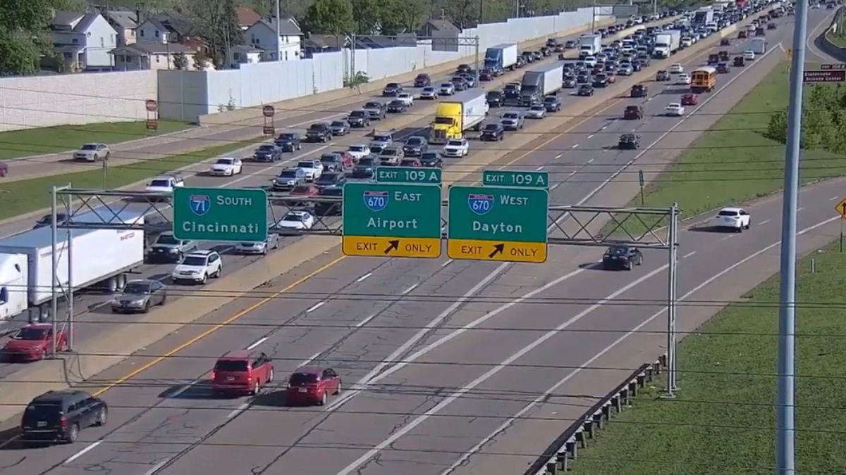 Auto si ferma in mezzo all’autostrada, poi il dramma: finisce malissimo (VIDEO) Auto si ferma in mezzo all’autostrada, poi il dramma: finisce malissimo (VIDEO)