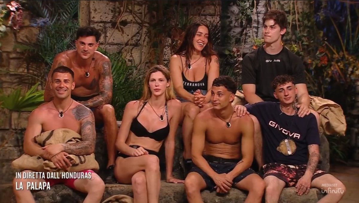 l isola dei famosi due concorrenti lasciano all improvviso cosa succede da Tvzap.it l isola dei famosi due concorrenti lasciano all improvviso cosa succede
