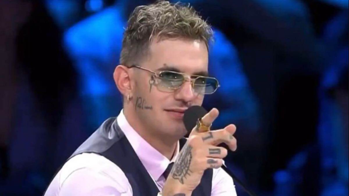 Achille Lauro, anche lui lascia “X Factor”? L’indiscrezione sul passaggio a Canale 5 Achille Lauro, anche lui lascia “X Factor”? L’indiscrezione sul passaggio a Canale 5