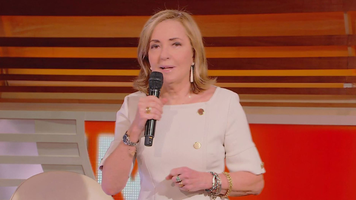 ‘Non se n’è accorta!’: Barbara Palombelli, clamorosa gaffe in diretta a “Forum” (VIDEO) ‘Non se n’è accorta!’: Barbara Palombelli, clamorosa gaffe in diretta a “Forum” (VIDEO)