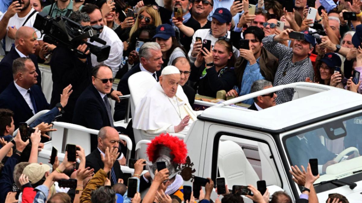Papa Francesco, l’ultima richiesta prima di morire: a chi lascia la sua papamobile Papa Francesco, l’ultima richiesta prima di morire: a chi lascia la sua papamobile