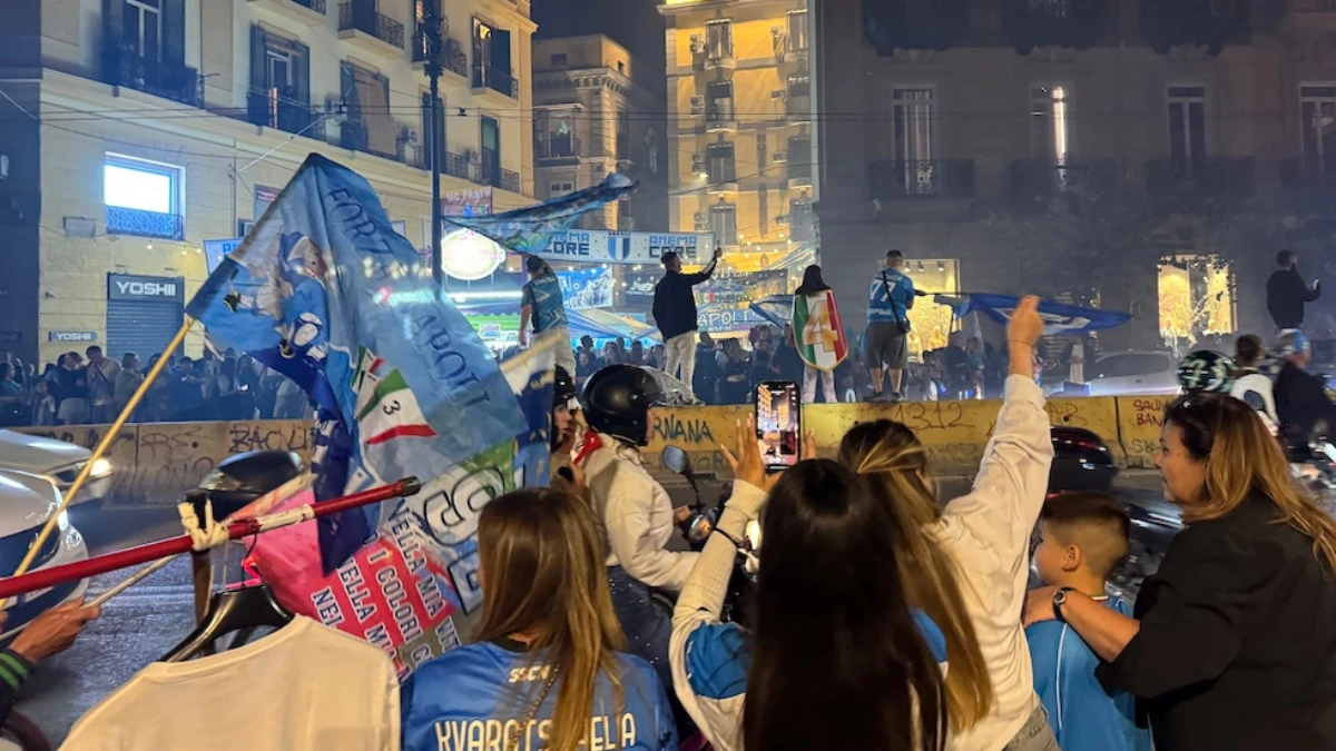 il napoli vince lo scudetto ma finisce male oltre 120 feriti