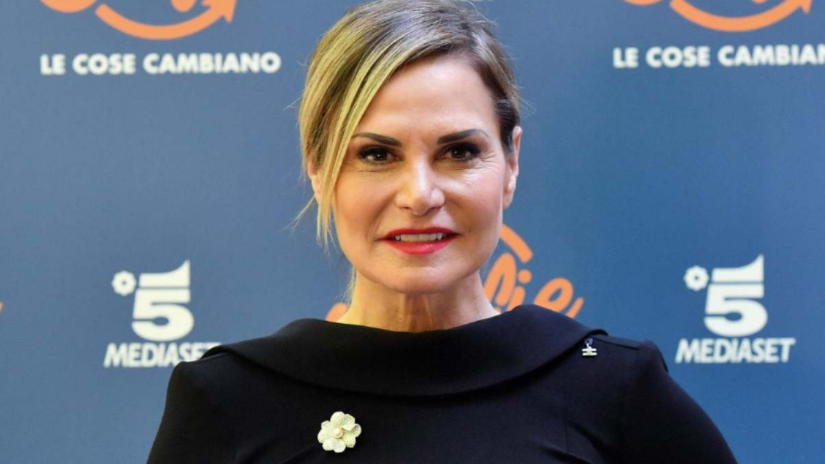 Simona Ventura, futuro incerto in Mediaset: l’indiscrezione Simona Ventura, futuro incerto in Mediaset: l’indiscrezione