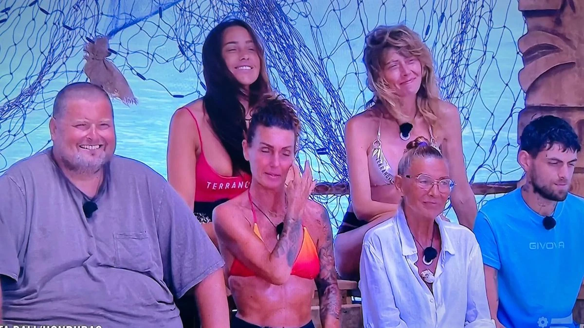 “L’Isola dei famosi”, chi è stato eliminato e chi va in finale: il colpo di scena “L’Isola dei famosi”, chi è stato eliminato e chi va in finale: il colpo di scena