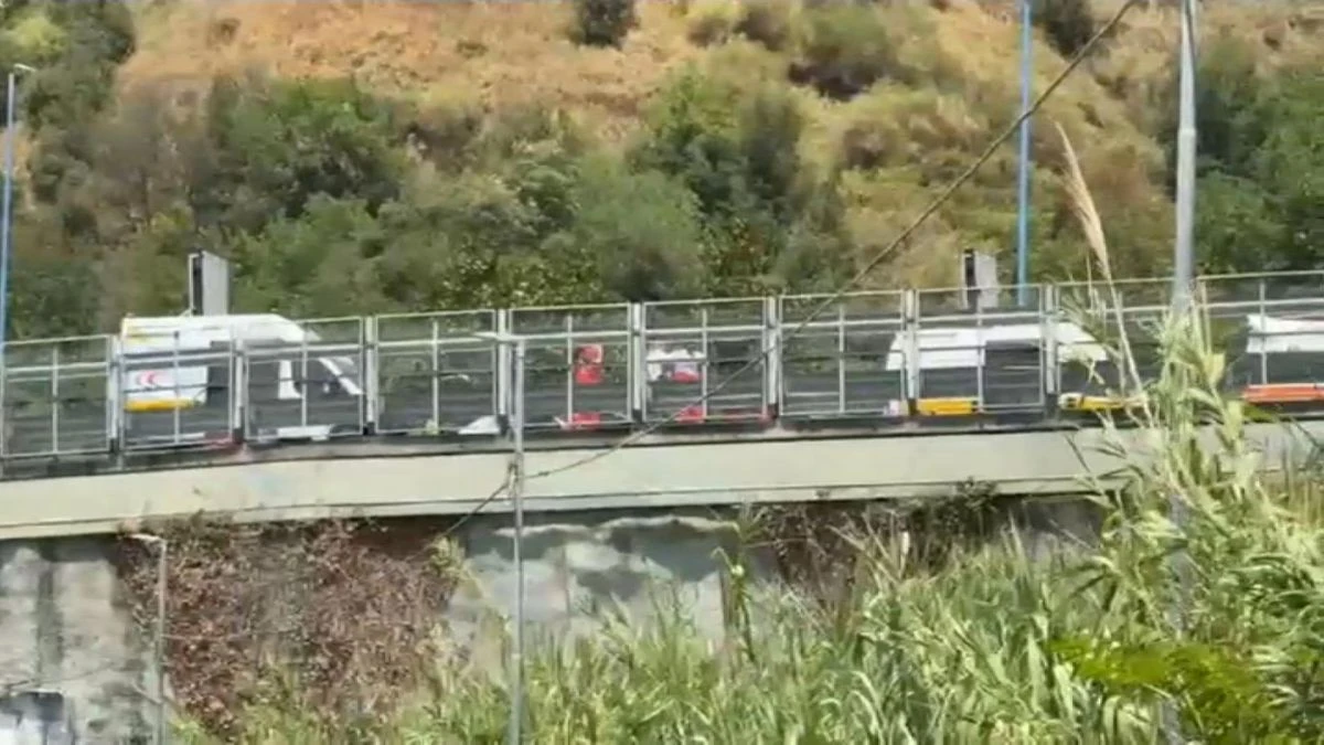 Incidente spaventoso in tangenziale, la scena da brividi: traffico bloccato
