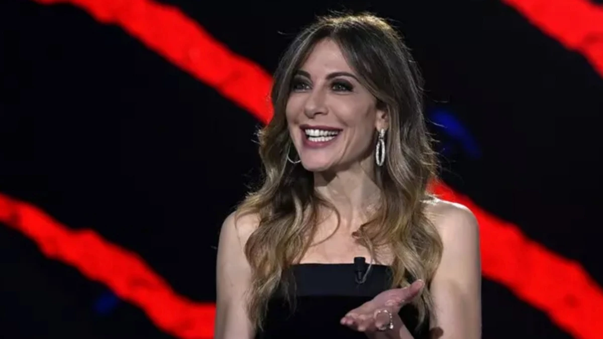 “Ha detto sì”. Fagnani, che colpaccio per il debutto di Belve: arriva Maria De Filippi, quando ci sarà l’intervista evento