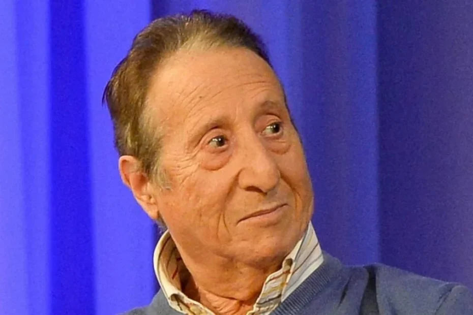 Alvaro Vitali morto gradini