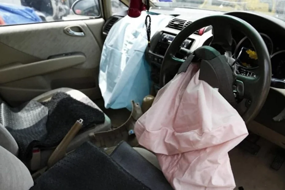 Airbag esplode uccide donna Francia