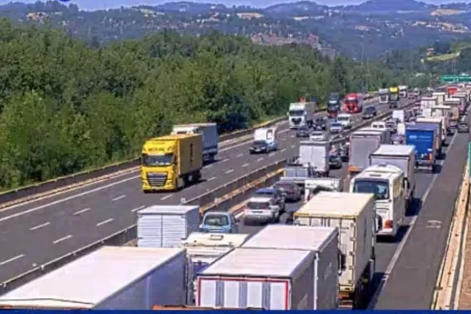 camion A1 traffico Bologna