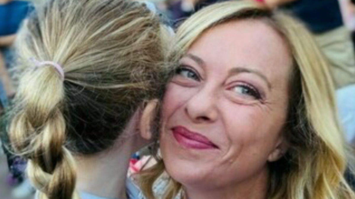 Giorgia Meloni e il post contro la figlia: il professore rompe il silenzio