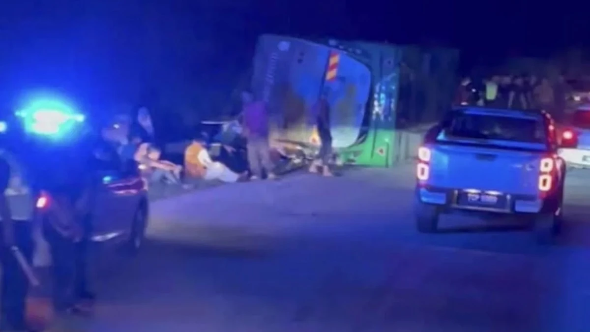 tragico scontro tra un bus di studenti e un minivan 232 strage