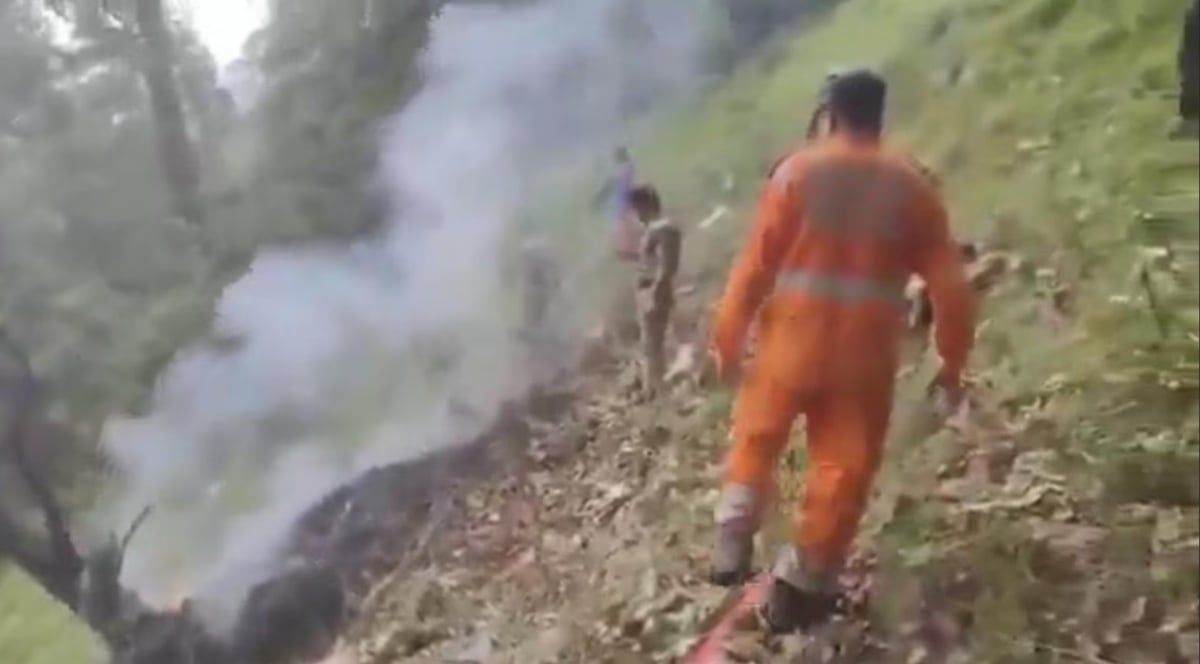 Elicottero si schianta, morte 7 persone a bordo: la triste scoperta Elicottero si schianta, morte 7 persone a bordo: la triste scoperta