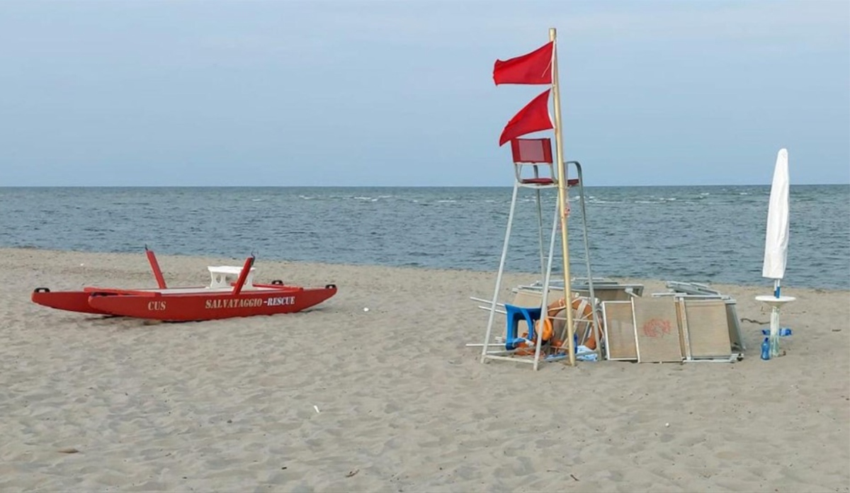 Tragedia in spiaggia, ragazzino di 11 anni muore annegato Tragedia in spiaggia, ragazzino di 11 anni muore annegato