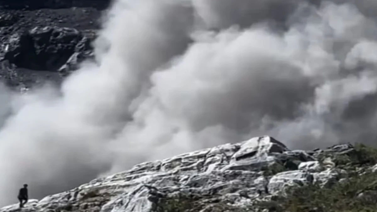 tremenda frana escursionisti travolti in montagna 232 successo all8217improvviso video