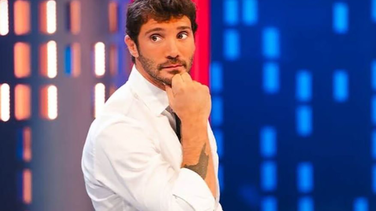 “A settembre potrei non esserci io”: Stefano De Martino gela tutti. Addio ad Affari tuoi? “A settembre potrei non esserci io”: Stefano De Martino gela tutti. Addio ad Affari tuoi?