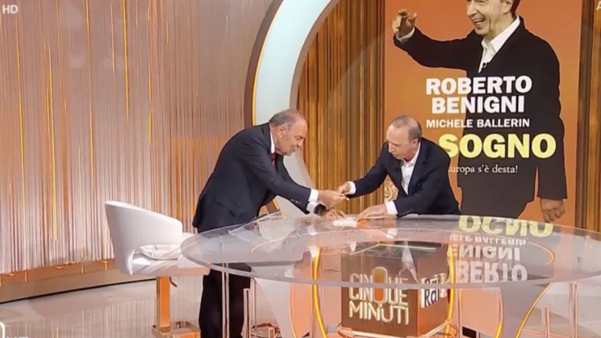 roberto benigni prende in giro vespa la gag a cinque minuti