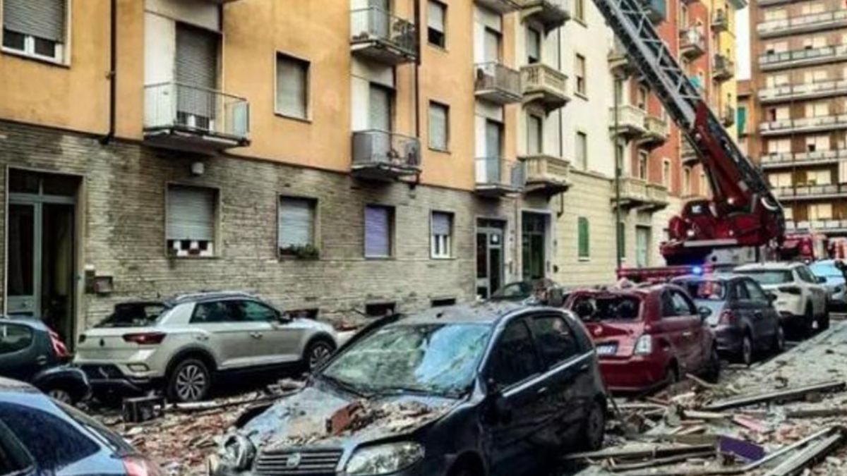 Terribile esplosione in un appartamento, le fiamme divorano tutto: si scava tra le macerie Terribile esplosione in un appartamento, le fiamme divorano tutto: si scava tra le macerie