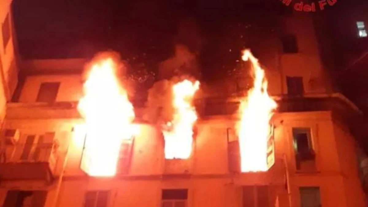 Terribile incendio in un appartamento, panico totale: c’è una vittima Terribile incendio in un appartamento, panico totale: c’è una vittima