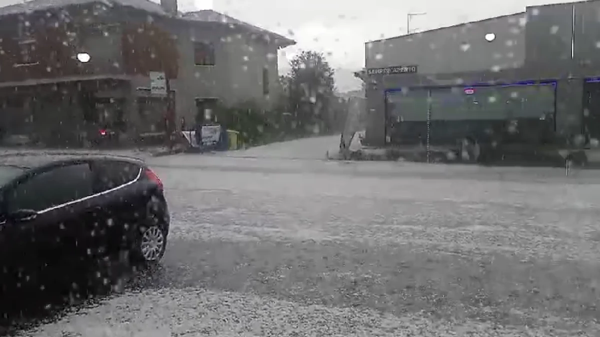 tempesta di ghiaccio in italia danni e allagamenti