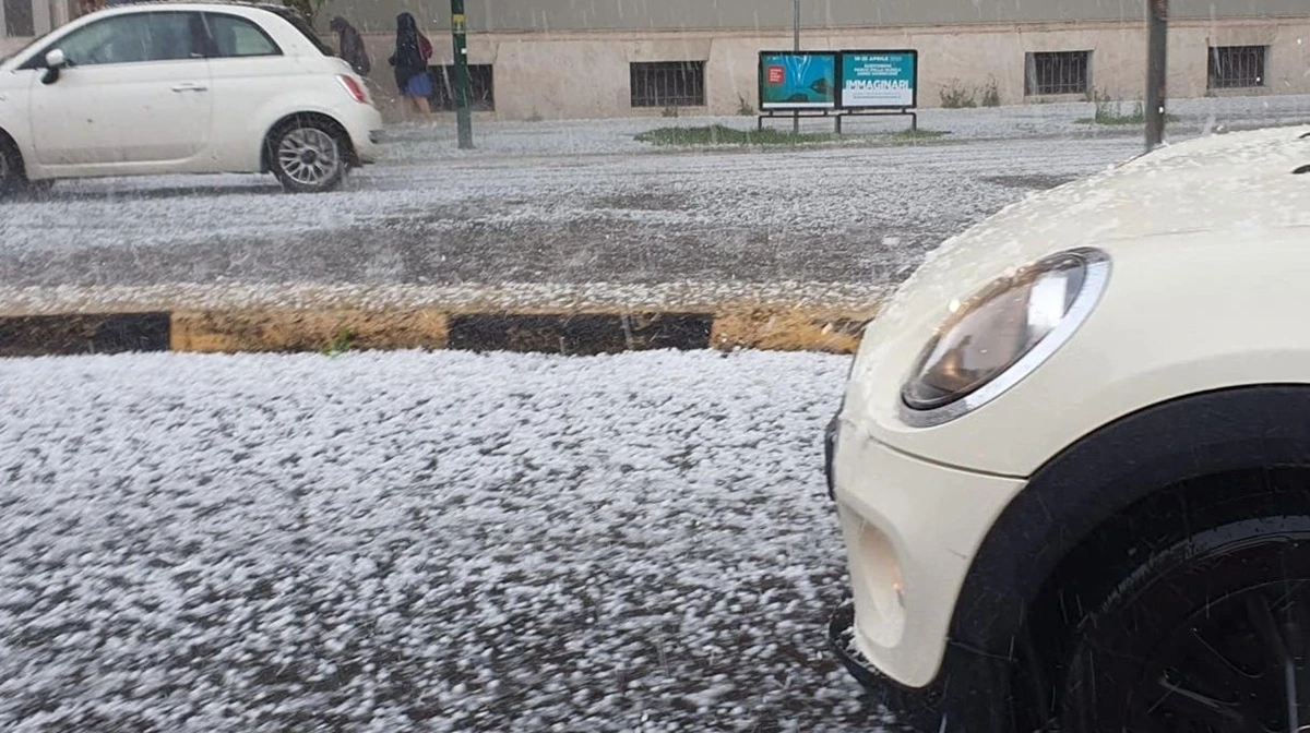 maltempo fortissima tempesta di grandine in italia venti oltre 100 km h