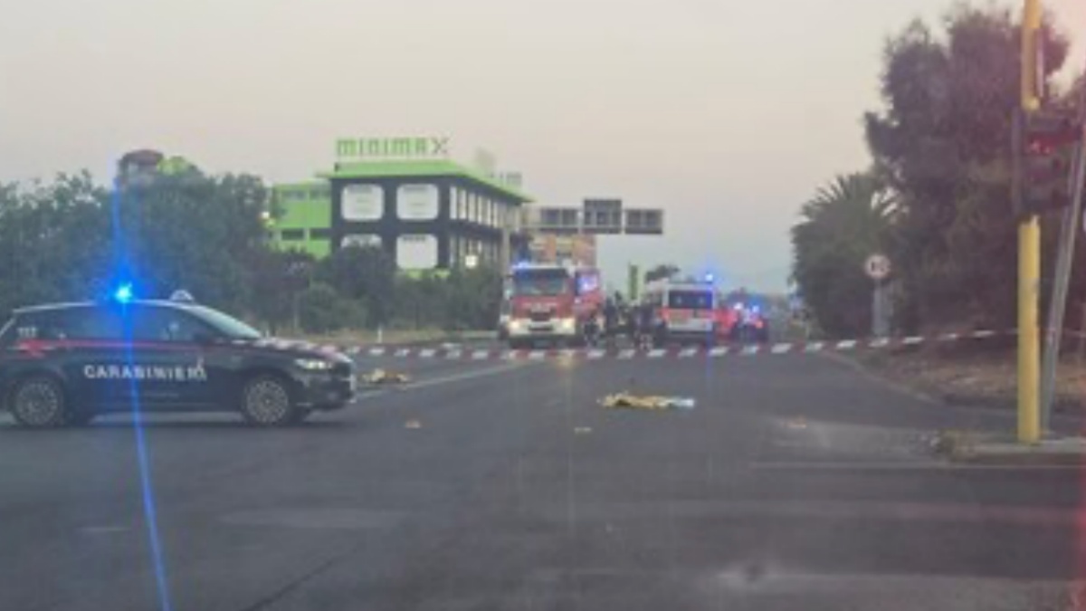 cammina a piedi sulla statale finisce in tragedia come 232 successo