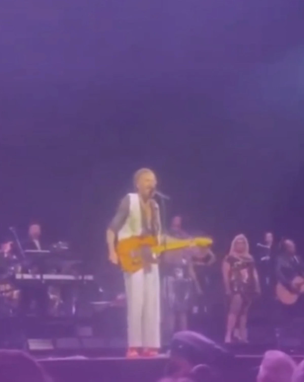 jovanotti ferma concerto dedica angelina mango