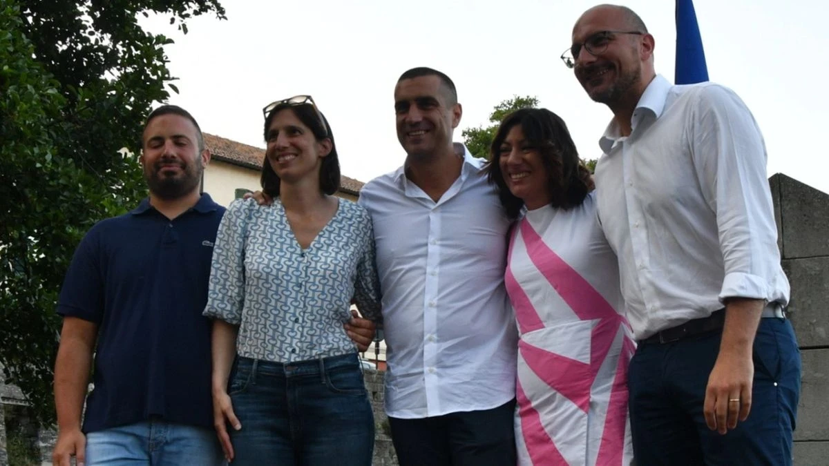 Tragedia a Santa Sofia, la comunità in lutto per la perdita di un giovane politico Tragedia a Santa Sofia, la comunità in lutto per la perdita di un giovane politico