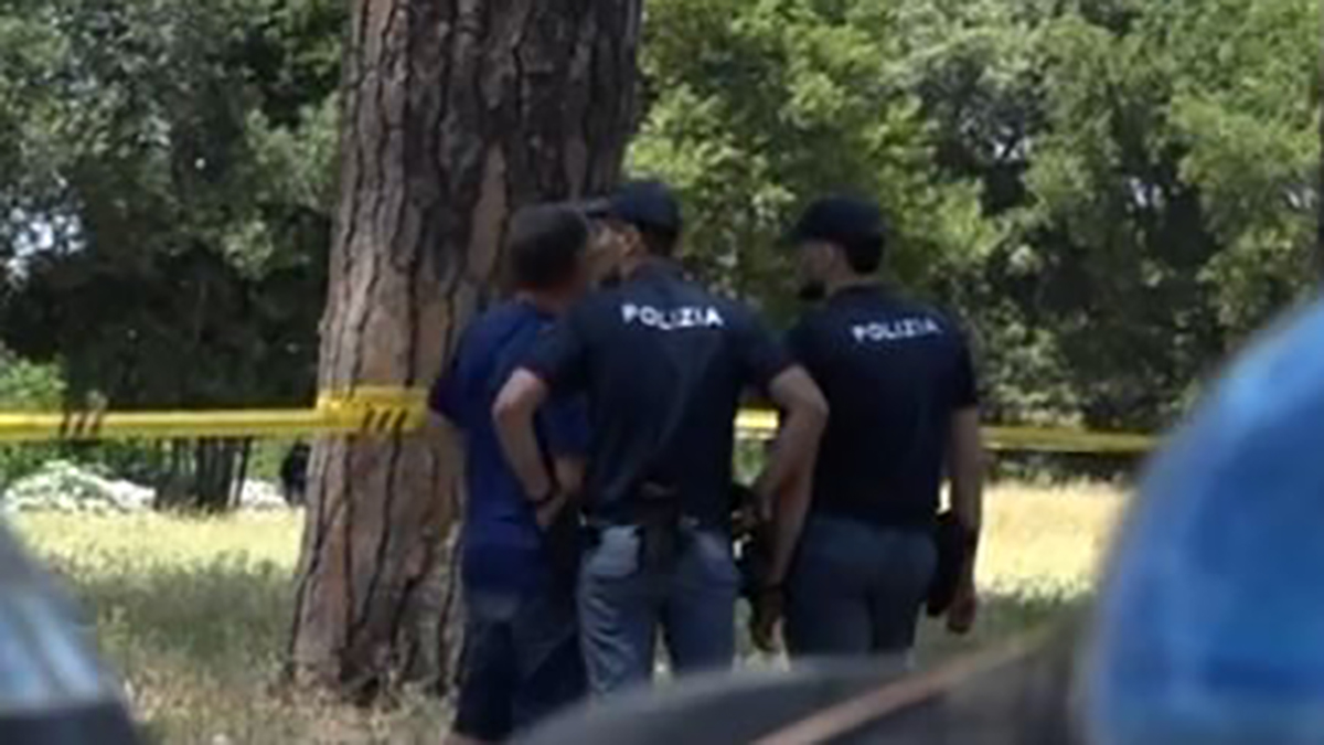 Mamma e figlia morte a Villa Pamphili, spunta una testimone: “Dove e con chi dormivano” Mamma e figlia morte a Villa Pamphili, spunta una testimone: “Dove e con chi dormivano”