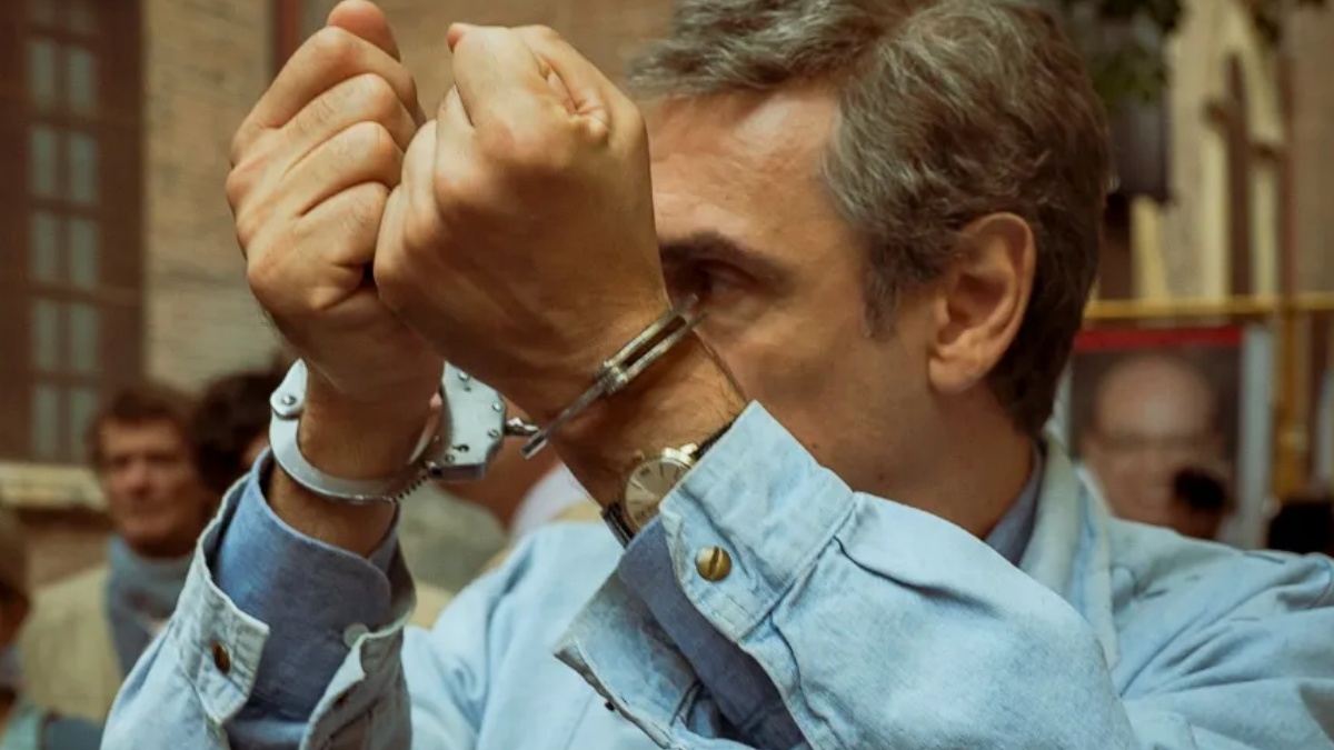 “Portobello”, diffuse le prime immagini dell’attesissima serie di Marco Bellocchio su Enzo Tortora “Portobello”, diffuse le prime immagini dell’attesissima serie di Marco Bellocchio su Enzo Tortora