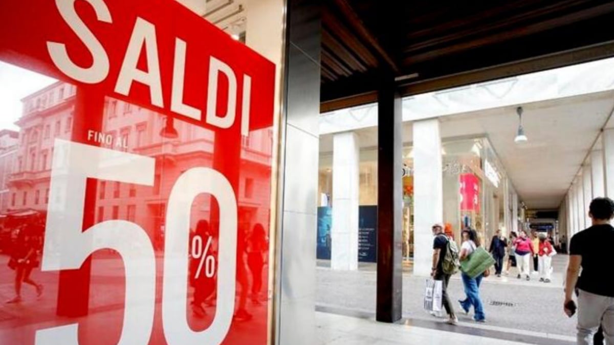 Saldi estivi 2025, ecco quando iniziano: il calendario regione per regione Saldi estivi 2025, ecco quando iniziano: il calendario regione per regione